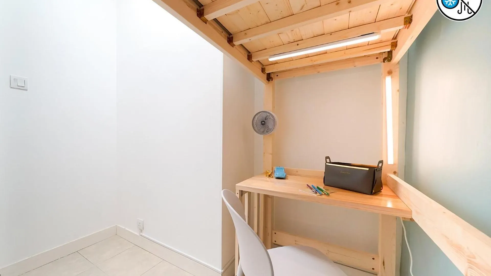 Shared Dormitory Wan Chai Road 187 Hong Kong China